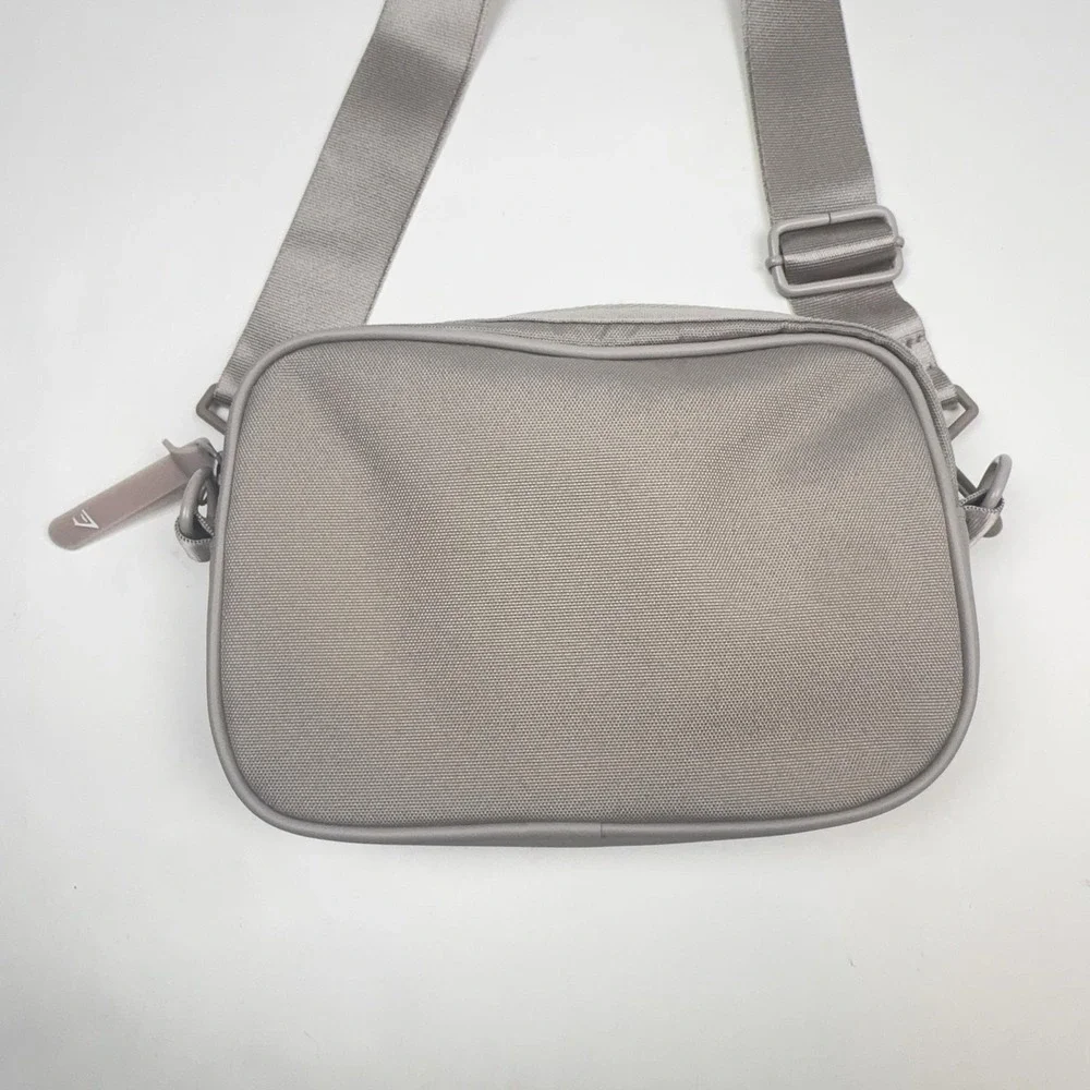 Gymshark Everyday Camera Bag Gray One Size Shoulder Crossbody Padded Strap